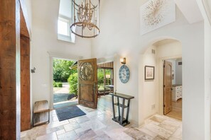 Interior - Luxury Lake Geneva Estate w/ Pool+Hot Tub+Acreage (Lake Geneva)