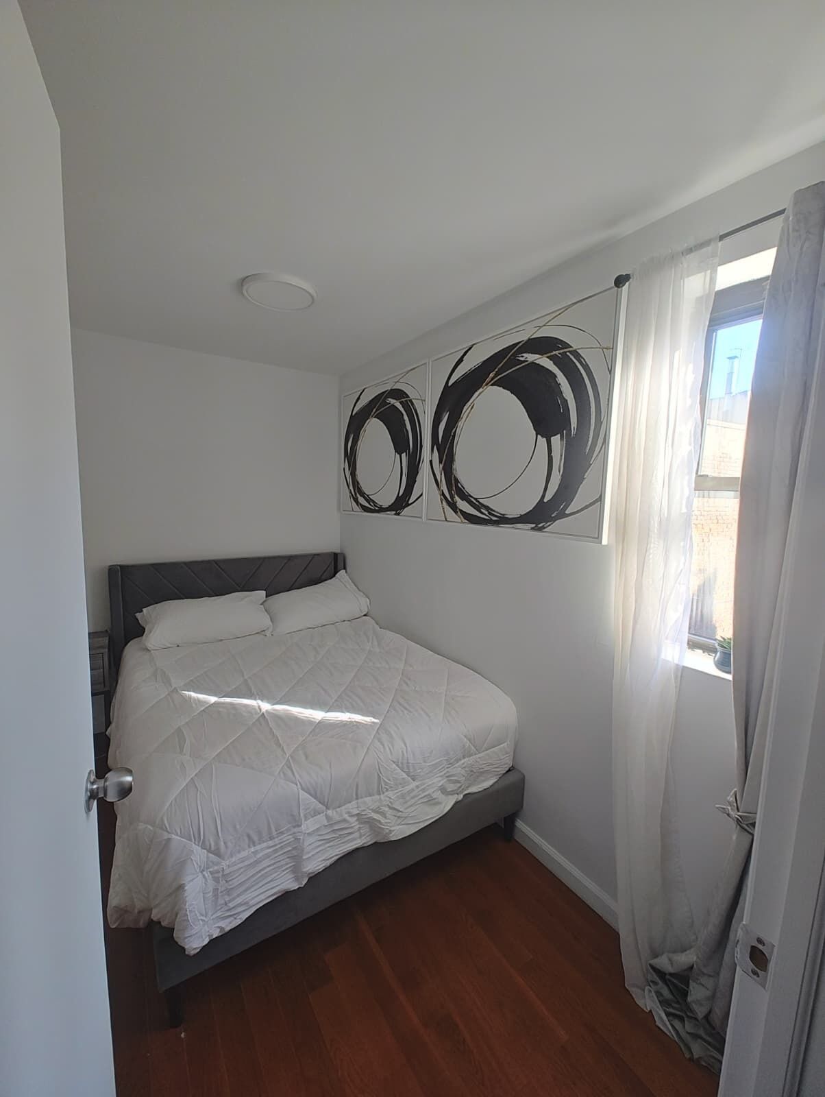 1 chambre, fer et planche à repasser, Wi-Fi, literie fournie