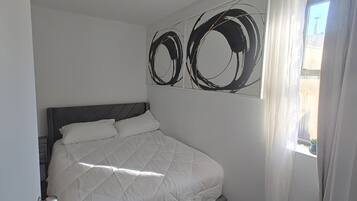 1 chambre, fer et planche Ă repasser, Wi-Fi, literie fournie