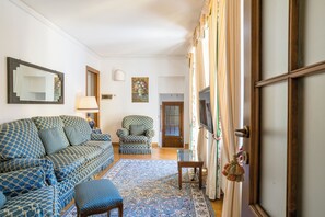 TV - Casa Manzi Apt 1, Sala Comacina, Italy (Sala Comacina)