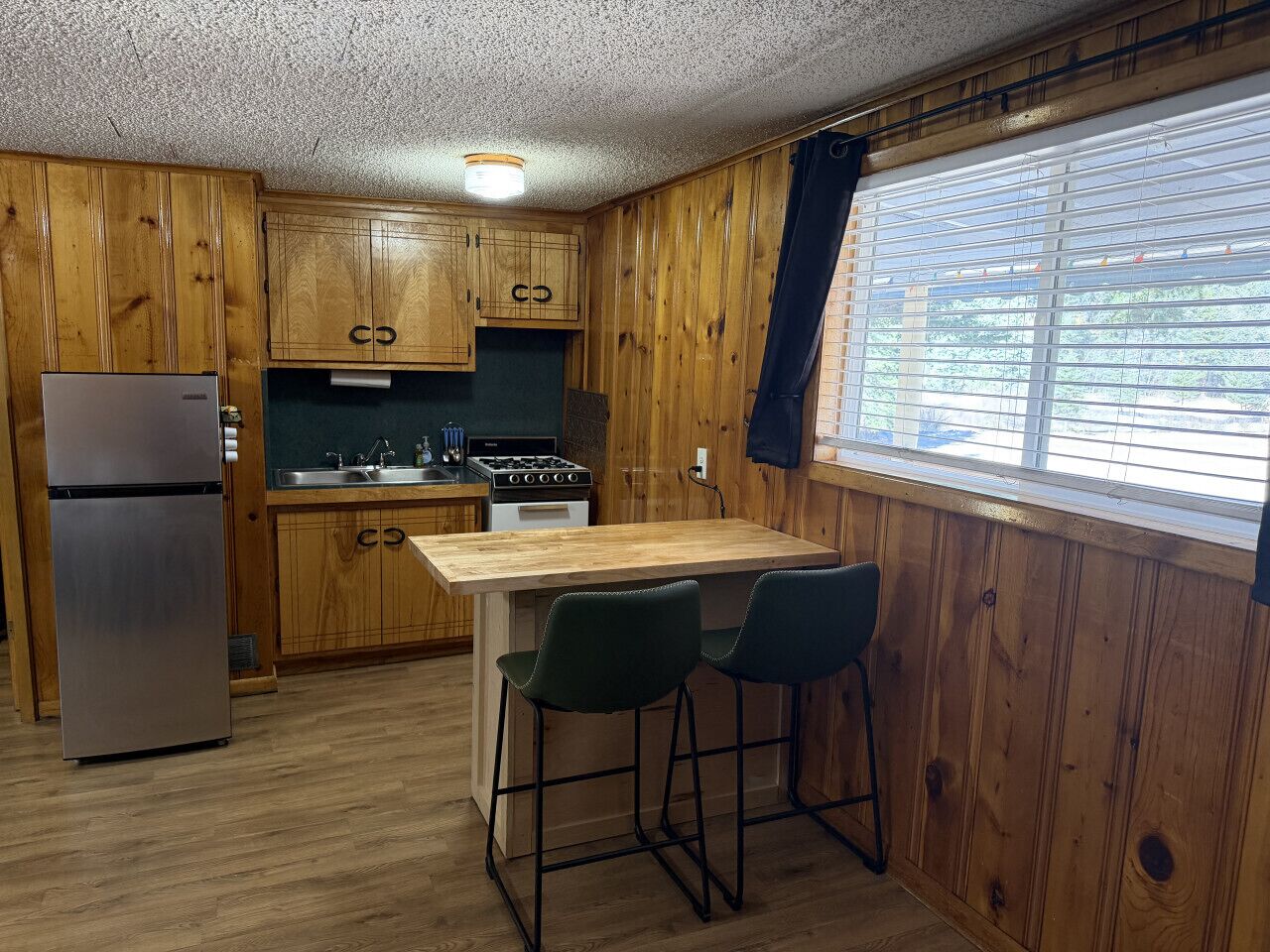 雪櫃、微波爐、焗爐、爐具