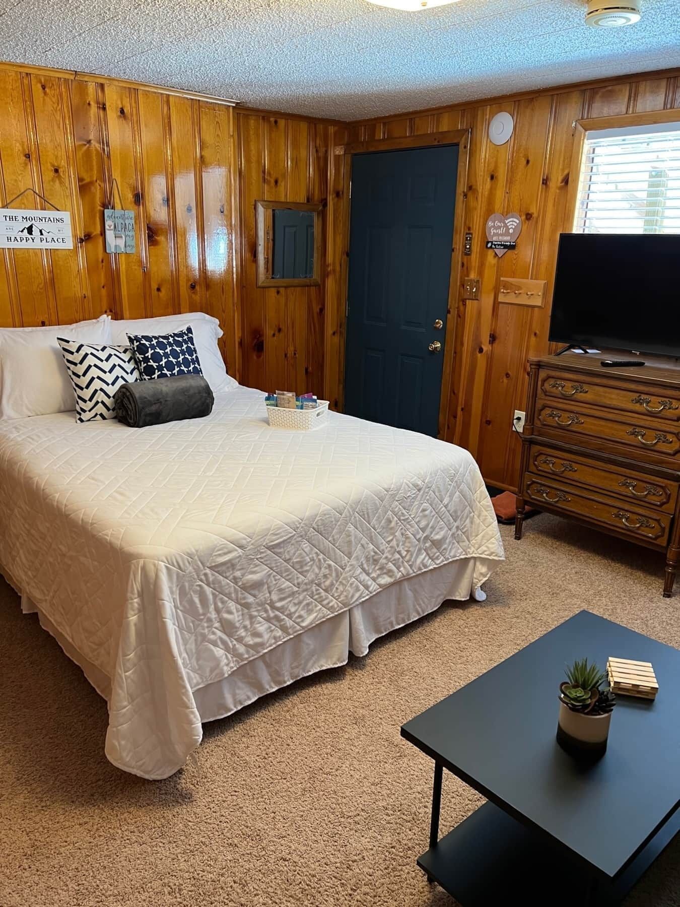 1 bedroom, WiFi, bed sheets