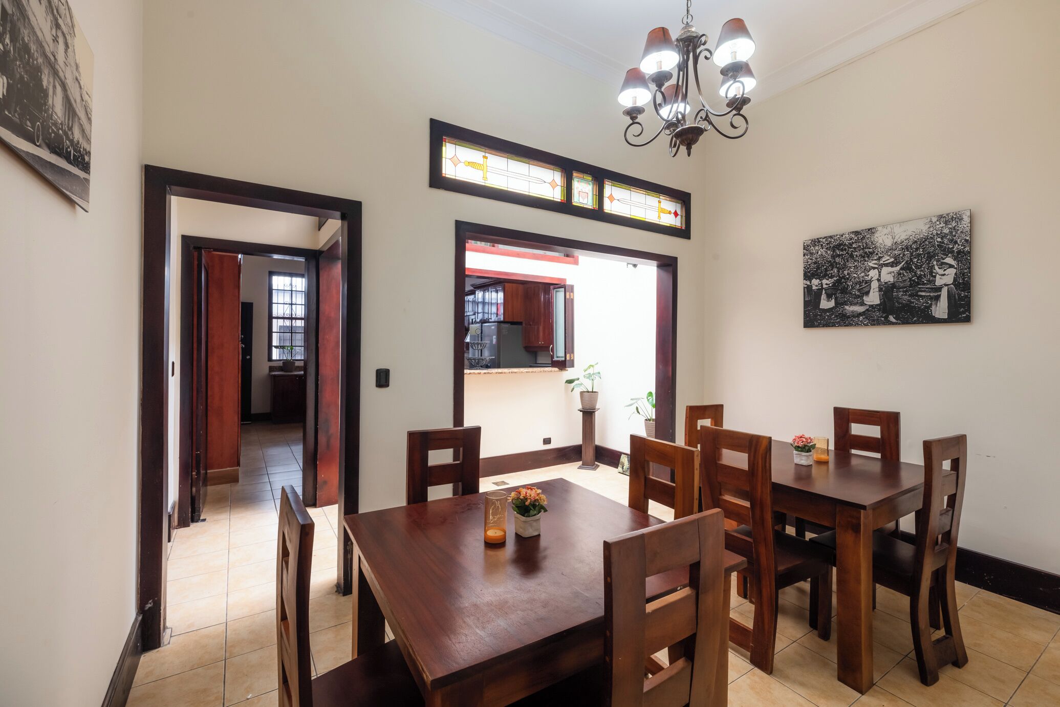 Casa Deluxe, vistas a la ciudad | Restauración