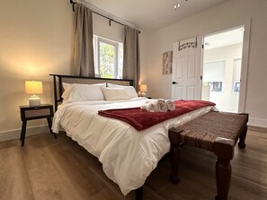 Iron/ironing board, travel cot, WiFi, bed sheets - Cozy Family Retreat Pool/BBQ/Trampoline/Ping Pong (Dania Beach)