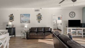 Apartment (3 Bedrooms) | Interior - Tidewater Horizon by Avantstay Beachfront Condo + Indoor Pool + Spa Amenities + Movie Theater + Near Pier Park (Panama City Beach)