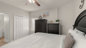 3 bedrooms, bed sheets - Tidewater Horizon by Avantstay Beachfront Condo + Indoor Pool + Spa Amenities + Movie Theater + Near Pier Park (Panama City Beach)