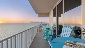Interior - Tidewater Horizon by Avantstay Beachfront Condo + Indoor Pool + Spa Amenities + Movie Theater + Near Pier Park (Panama City Beach)