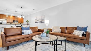 House (4 Bedrooms) | Front of property