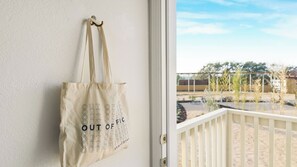 House (6 Bedrooms) | Interior