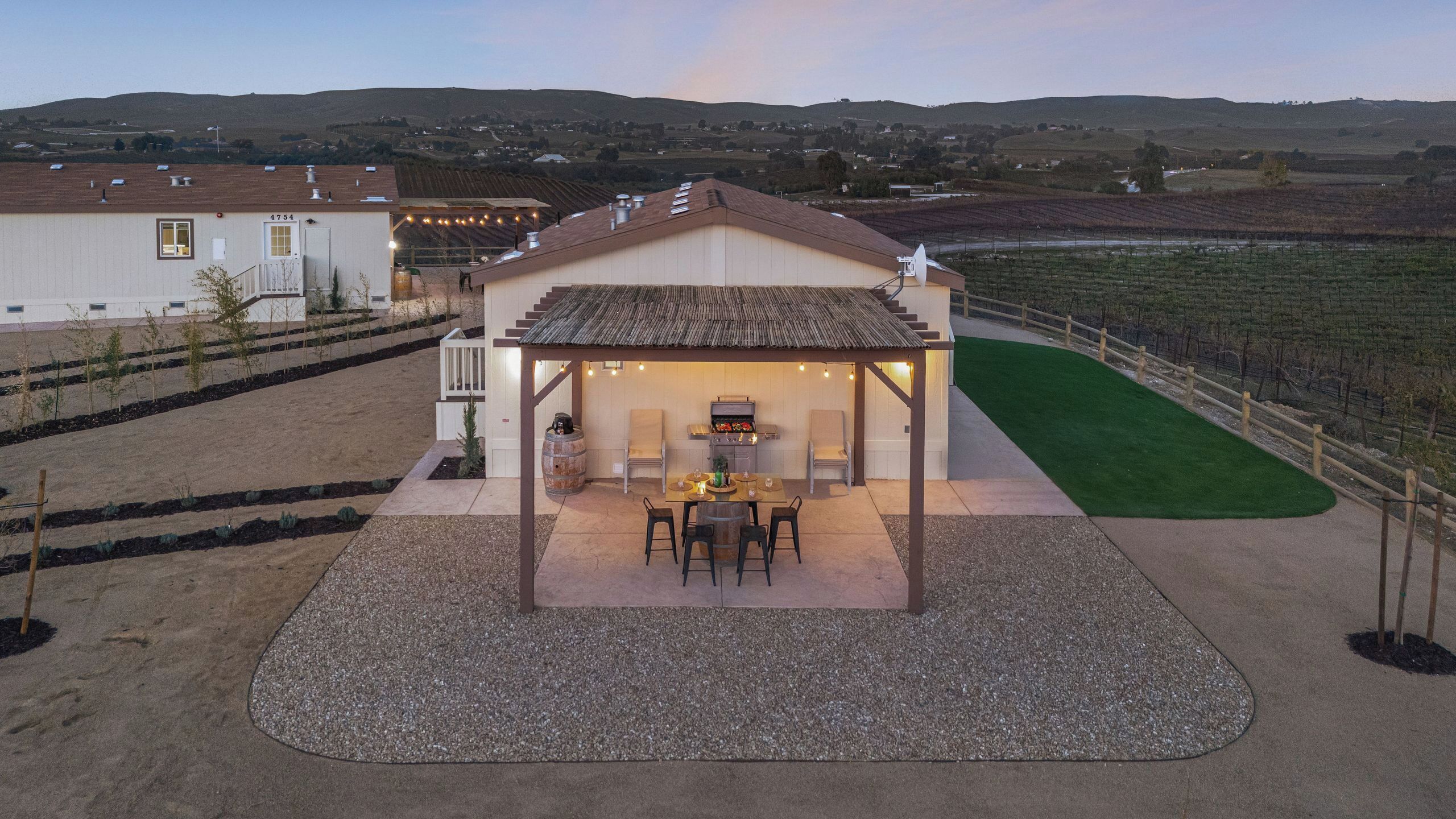 House (6 Bedrooms) | Interior