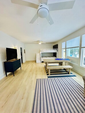 1 chambre, bureau, accès au Wi-Fi (inclus), literie fournie