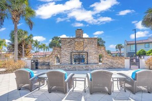 Terrace/patio - K-Pop Idol Palace | Disney, River & Slides (Kissimmee)