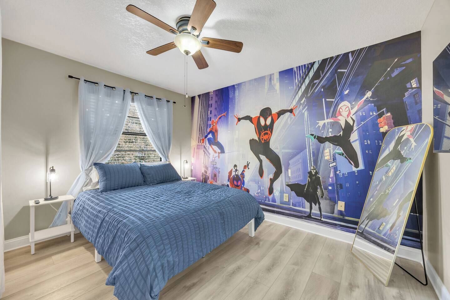 Travel cot, WiFi, bed sheets