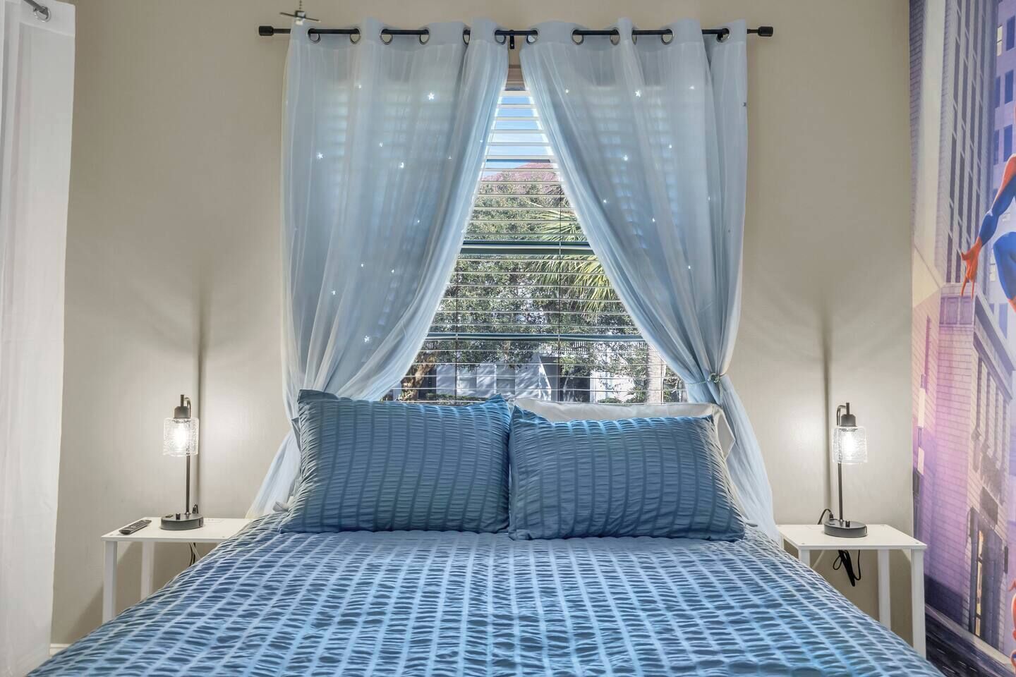 Berço de viagem, Wi-Fi, roupa de cama