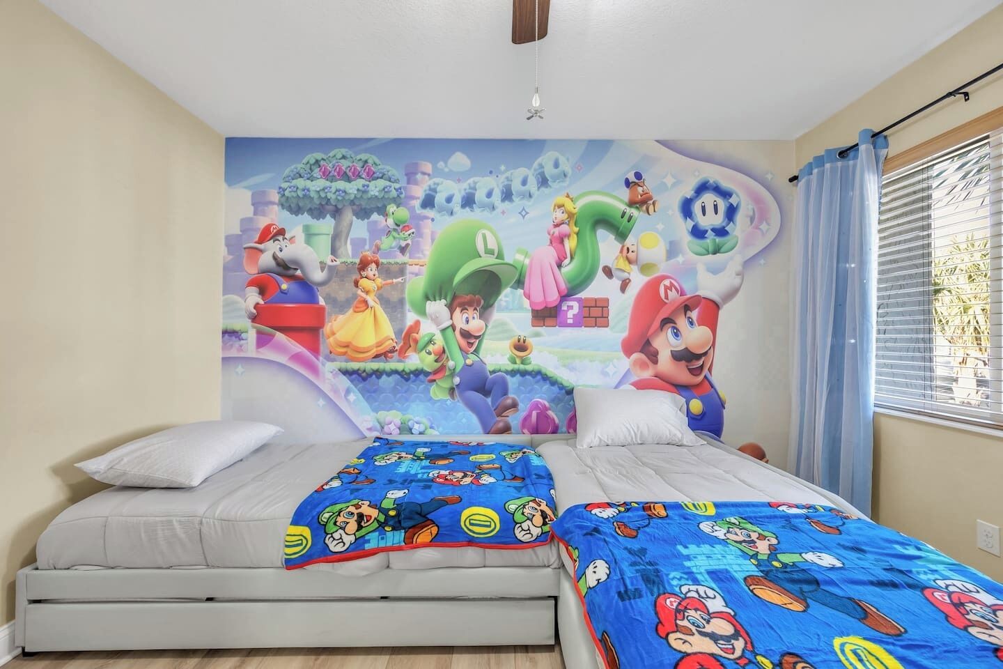 Free WiFi, bed sheets