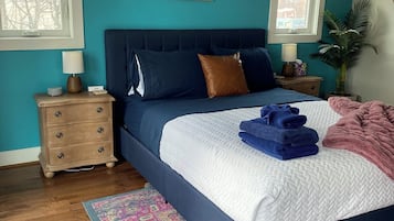 1 soverom, strykejern/-brett, internettilgang og sengetøy