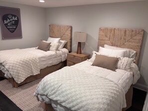 5 habitaciones, tabla de planchar con plancha, wifi y ropa de cama 