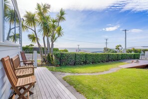 Terrace/patio - Coastal Cottage in Riverton Rocks (Riverton / Aparima)