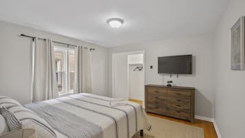 2 bedrooms, desk, iron/ironing board, free WiFi
