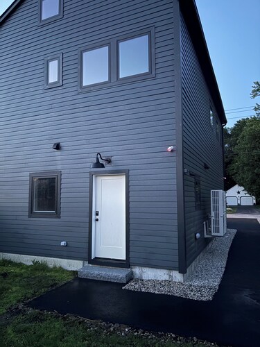 Falmouth Flats Ocean Escape