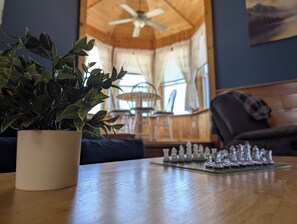 Luokittelematon kuva, 4 kautta 24, painike