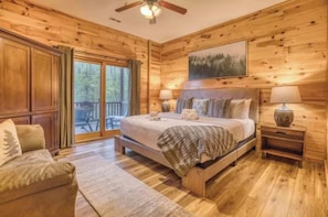 4 bedrooms, iron/ironing board, WiFi (free), bed sheets - Darby’s Ridge View Hiking Trail to Lake Game Room (Blue Ridge)