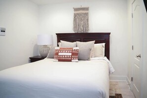 Iron/ironing board, WiFi, bed sheets - Stylish Work-Friendly 2BR | Shaw Metro & Dining (Washington)