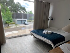 2 bedrooms, iron/ironing board, travel cot, free WiFi - Adorable house combining comfort, calm and nature (Biscarrosse)