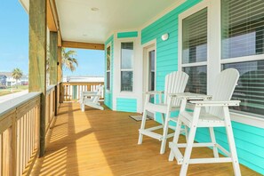 Property grounds - Teal Turtle - Sassy & Sophisticated Sea Isle Spot (Galveston)