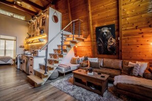 Smart TV, fireplace, books, music library - Arrowbear Lake: Luxe Cabin w/ Large Deck & Fire Pit. Workspace & Loft, Pets OK (Arrowbear Lake)