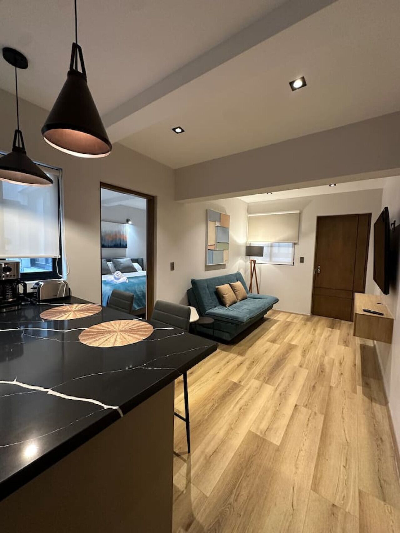 Desk, iron/ironing board, WiFi, bed sheets