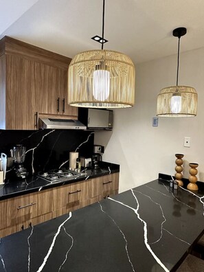 Fridge, microwave, stovetop, coffee/tea maker - Departamento Moderno y Centrico Estilo Wabi Sabi (Mexico City)
