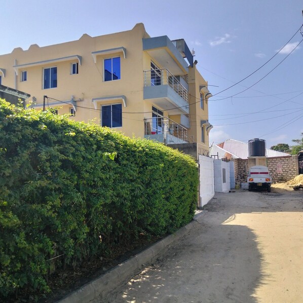 Exterior - Crispy homes - One Bedroom in Lakeview Estate - Phase 1, Bamburi Mombasa 🏖️ (XPW2+2Q Mombasa, Kenya)