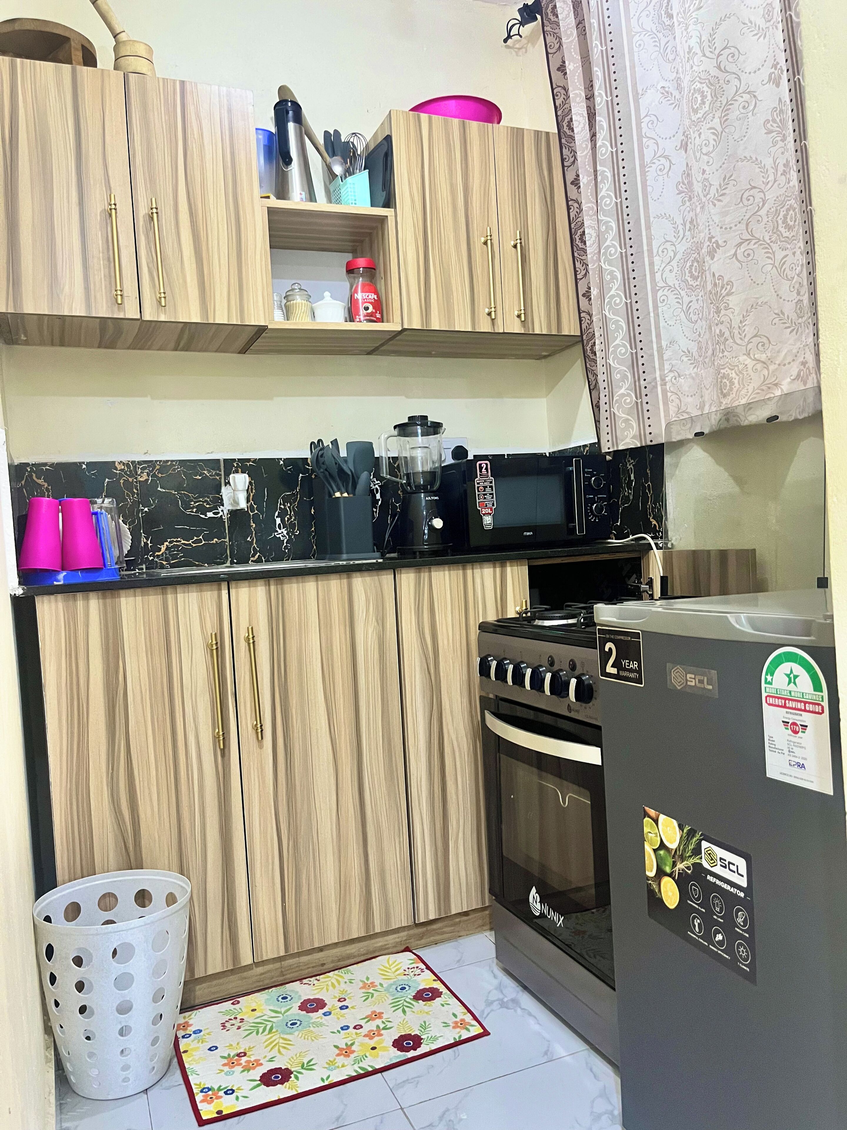 Fridge, microwave, oven, coffee/tea maker