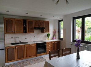 Fridge, oven, stovetop, dishwasher - Comfort Villa Roza in Umag - 5 Bedroom With Pool (Umag)