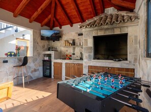 Games room - Three Bedroom Villa with Swimming Pool and Hot-Tub (Topolo)