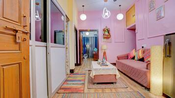 Televisión y chimenea