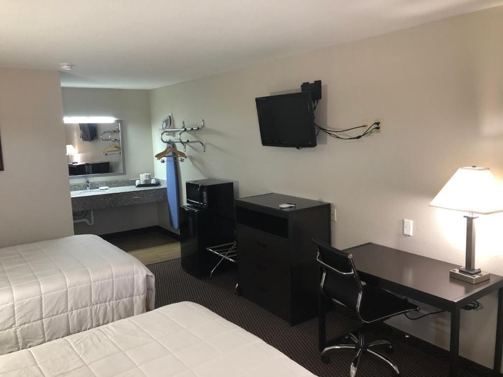 Iron/ironing board, free WiFi, wheelchair access