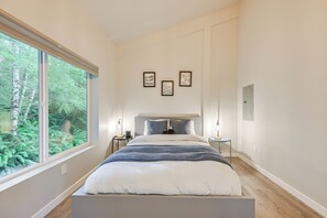 2 habitaciones, tabla de planchar con plancha, internet y ropa de cama 