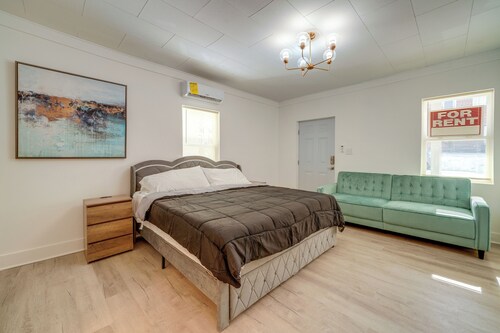 Historic Hinton Gem: Walkable Luxury Near Dtwn!