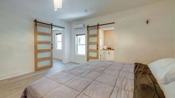 1 bedroom, iron/ironing board, internet, bed sheets