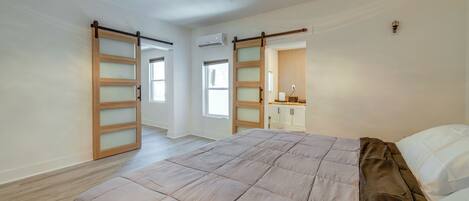 1 bedroom, iron/ironing board, internet, bed sheets