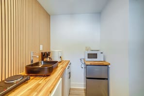 Kühlschrank, Mikrowelle, Geschirrspüler