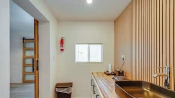 Fridge, microwave, dishwasher, coffee/tea maker