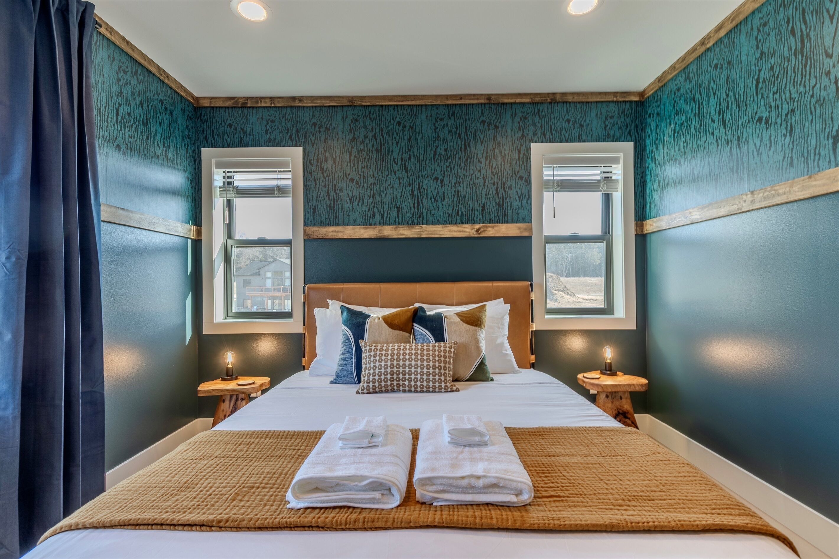 Desk, iron/ironing board, travel cot, free WiFi