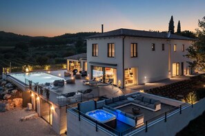 Terrace/patio - Villa Cypress Hill – Your Private Istrian Paradise with Heated Pool and Tennis Court (Motovun)
