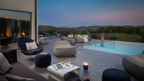 A heated pool - Villa Cypress Hill – Your Private Istrian Paradise with Heated Pool and Tennis Court (Motovun)