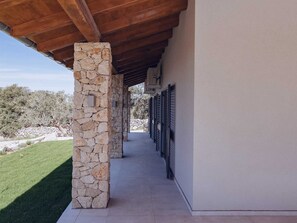 Property grounds - Experience Villa Kadila – Heated Pool & Sauna in a Timeless Olive Grove (Jakišnica)
