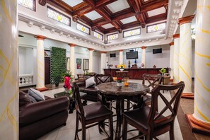 Interior - Hotel in San Jose Hotel Majestad (San Jose)