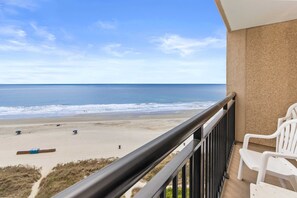 On the beach, sun-loungers - Oceanfront Beach Cove Resort w/ Pools & Lazy River (North Myrtle Beach)